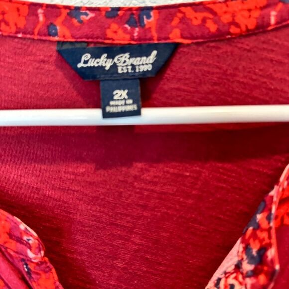 Lucky Brand Red Handkerchief Contrast Fabric Split Neck Blouse - Size 2X - EUC - Picture 4 of 6